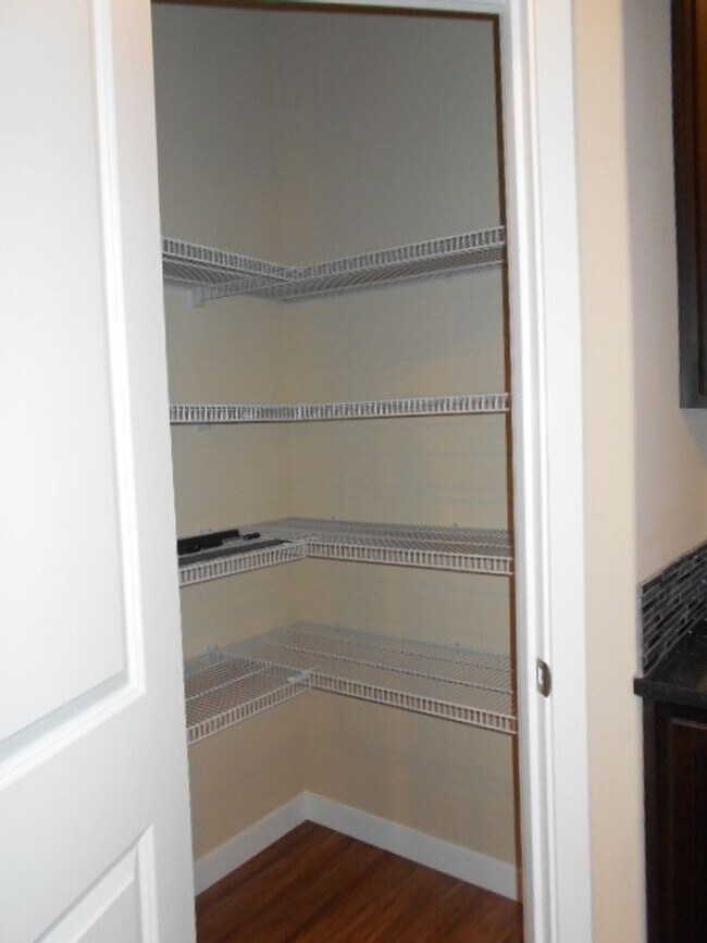 Building Photo - 3 bedroom, 2.5 bath, Townhome Mill Creek $...