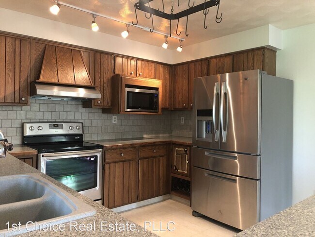 Building Photo - 2 br, 1 bath House - 10601 Riverside Drive