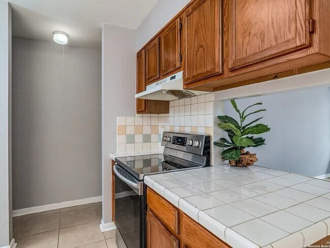 Building Photo - 3936 Heritage Hill Dr
