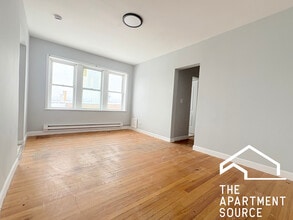 Building Photo - 6226 S Western Ave