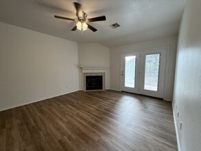 Building Photo - 701 S Stoneybrook St