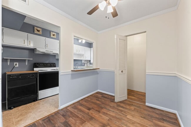 Building Photo - 2 bedroom 1 bath unit for rent in the High...