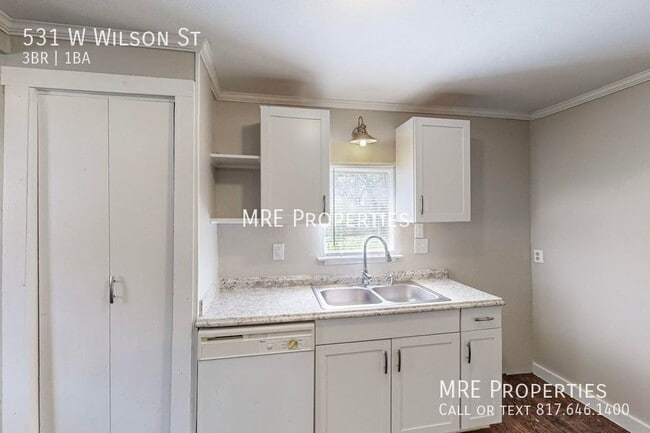 Building Photo - 531 W Wilson St