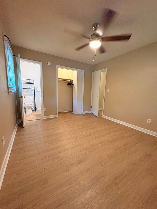 Building Photo - Charming 4-Bedroom Home with Basement and ...