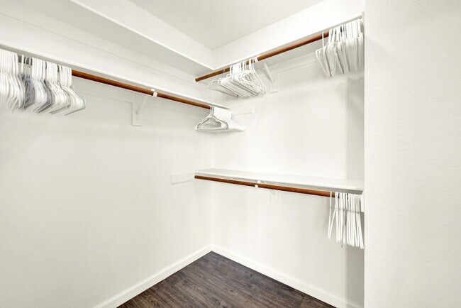 Building Photo - Reduced Rent: