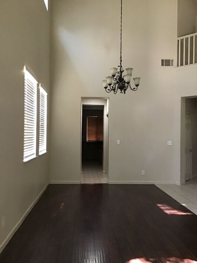 Building Photo - 2109 Buck River St