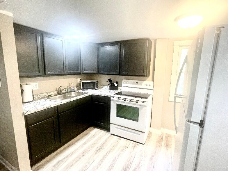 Building Photo - 1021 Keokuk St