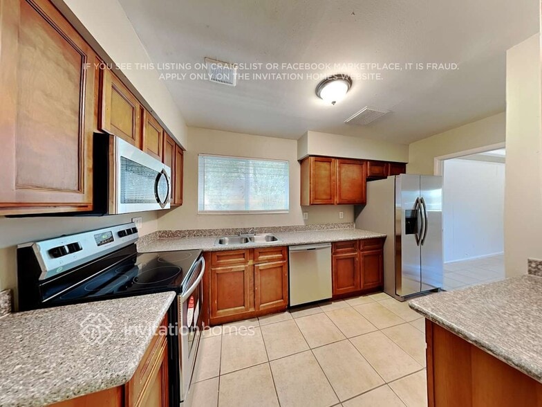 Building Photo - 6116 W Monterey Way