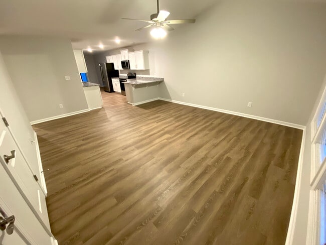 Building Photo - 810 Discovery Cove