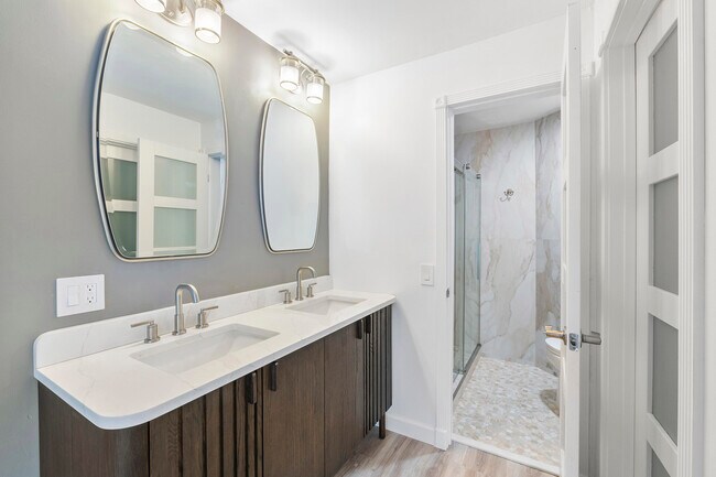 Building Photo - 273 NW 36th Ave