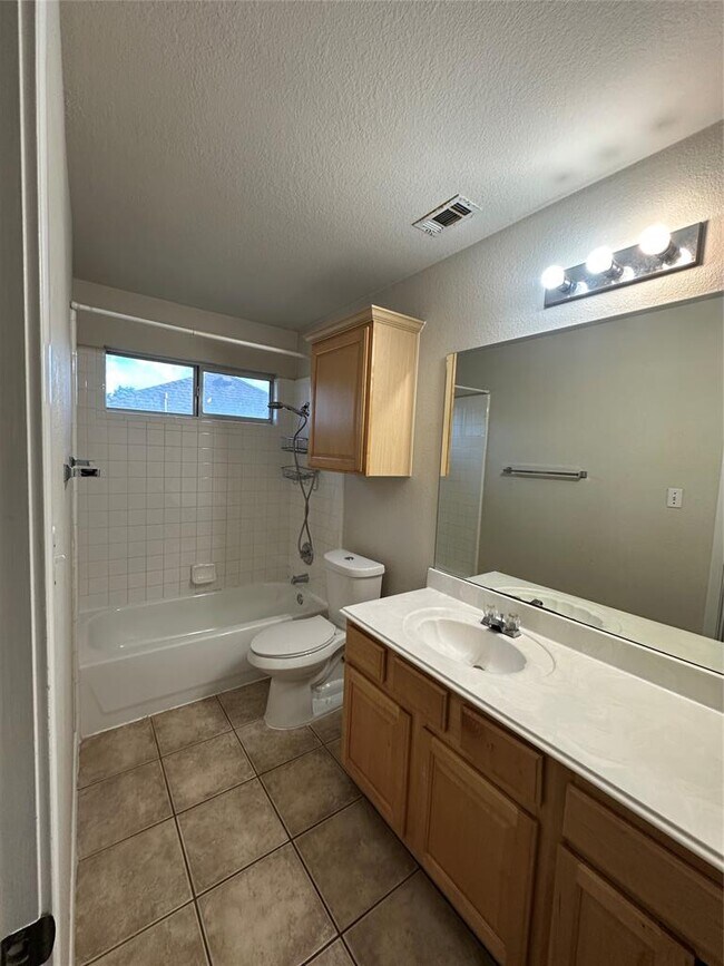 Building Photo - 9212 Sommerland Wy