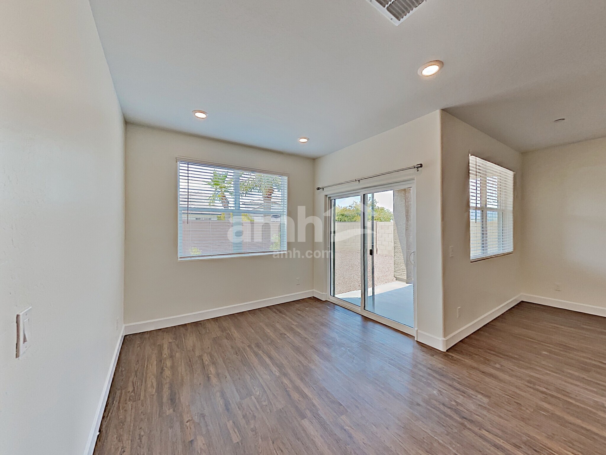 Building Photo - 12514 N 60th Ave
