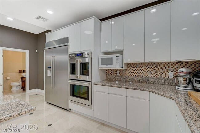 Building Photo - 2101 Grand Island Ct