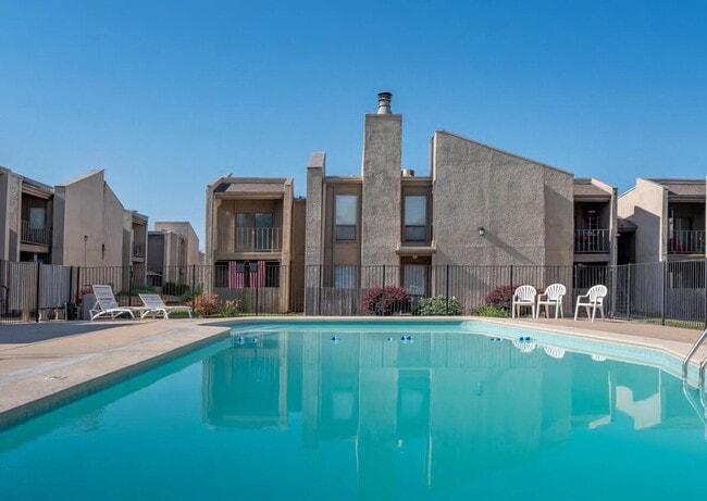 Building Photo - 505 N Rock Rd