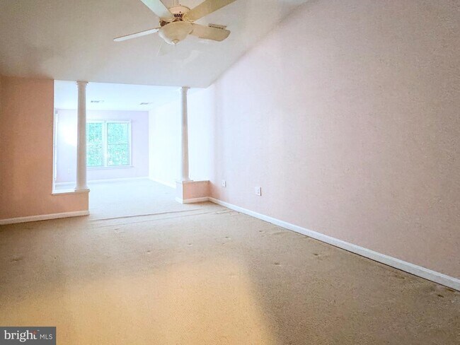 Building Photo - 11742 Valley Ridge Cir