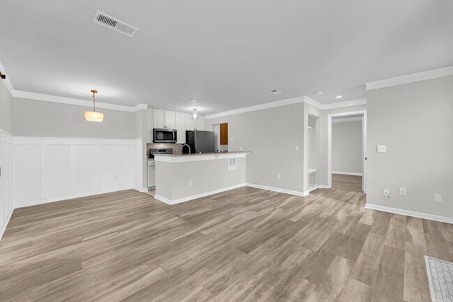 Building Photo - 266 Alexandra Dr