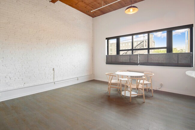 Building Photo - 149 Water St