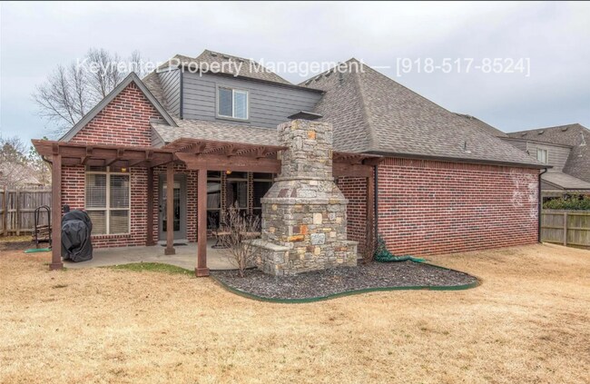 Building Photo - 5 Bed 4 Bath Rental Home Bixby