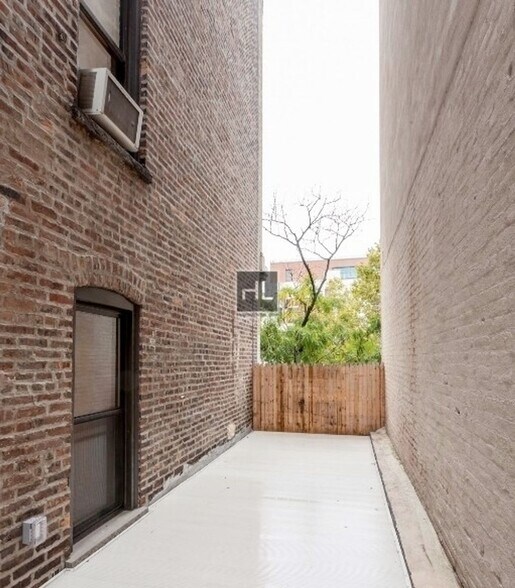 Building Photo - Lexington Avenue