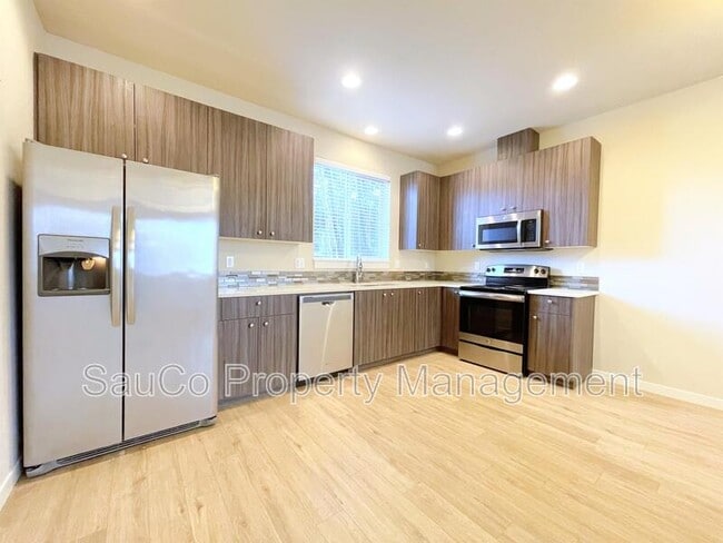 Building Photo - 17345 SW Blanton St