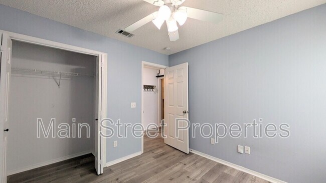 Building Photo - 2466 Redoubt Ave