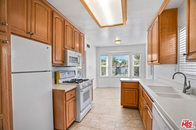 Building Photo - 1918 Prosser Ave