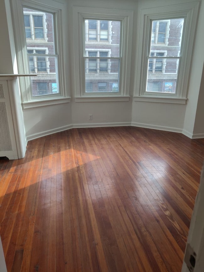 Building Photo - 6528 Limekiln Pike