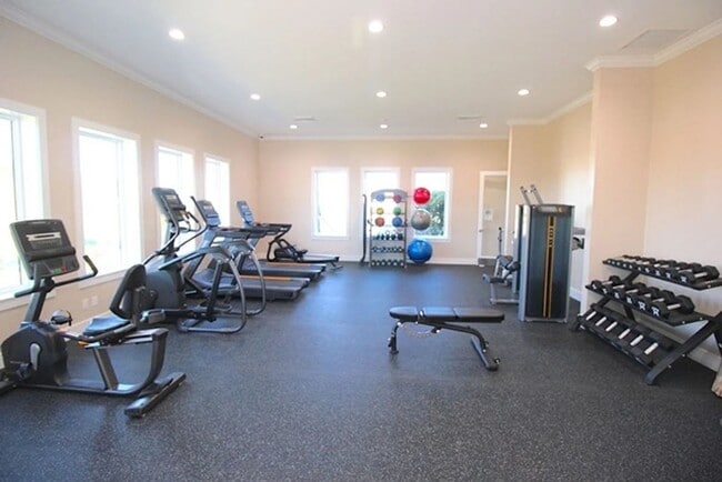 Building Photo - Coastal Living in Marina del Palma?!