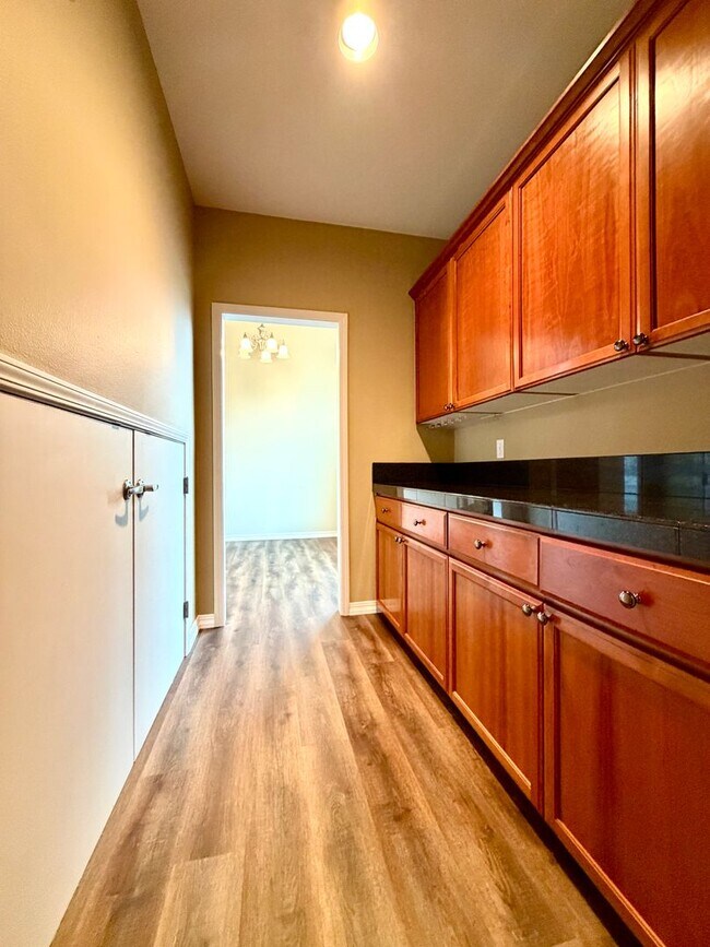 Building Photo - Beautiful Home in the Sought After Arbor Crossing Subdivision~ Soaring Windows with Great Natural...