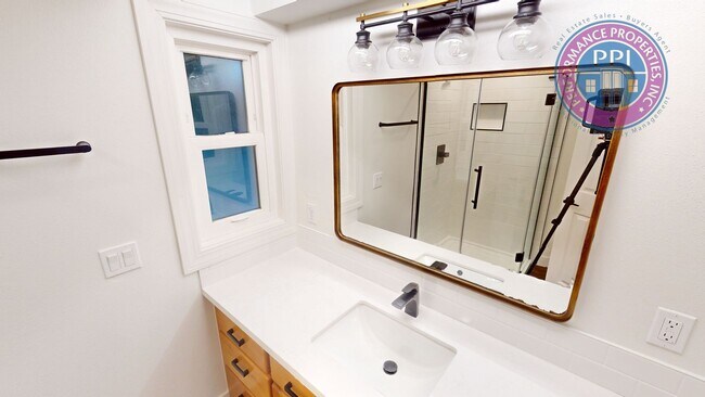 Building Photo - Lake Oswego Gem!!!  Single Level Ranch - Newly Updated