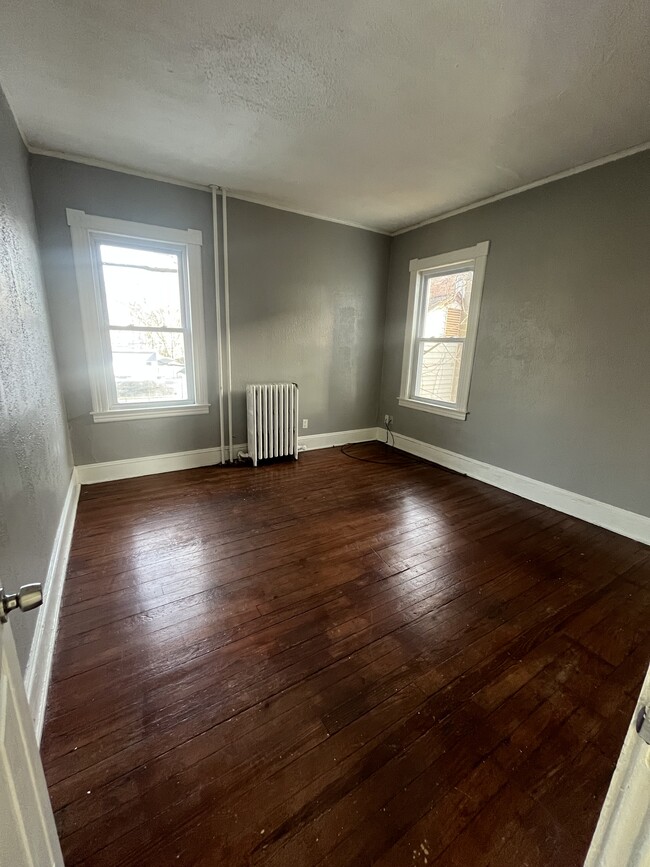 Bedroom 3 - 989 Capitol Ave