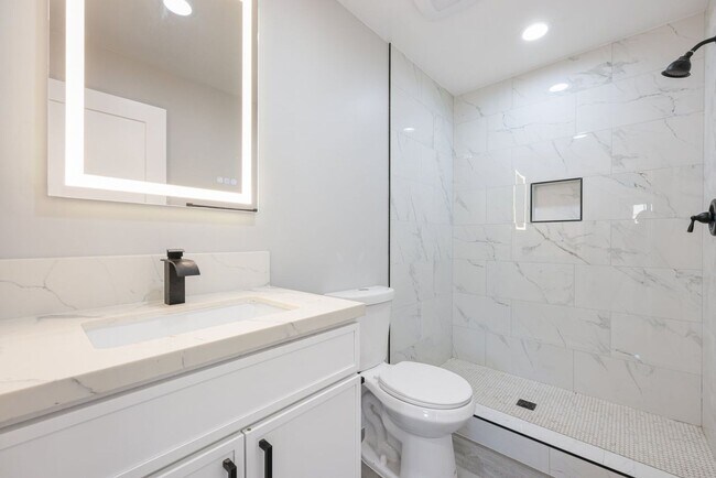 Building Photo - Brand-New & Luxe Downstairs 1-Bed/1-Bath Unit; Offering One Month Free!