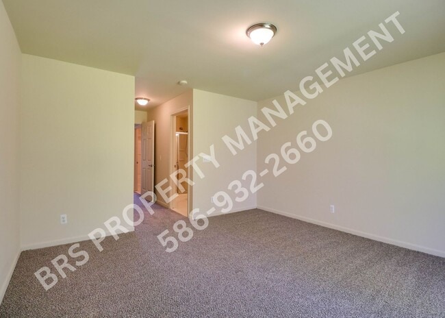 Building Photo - Shelby Twp 2 bedroom, 2 bath condo for lease.