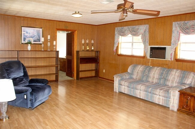 Building Photo - 5542 Turtle Creek Rd
