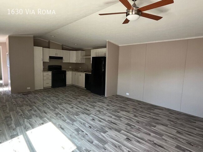 Building Photo - 1630 Via Roma Dr