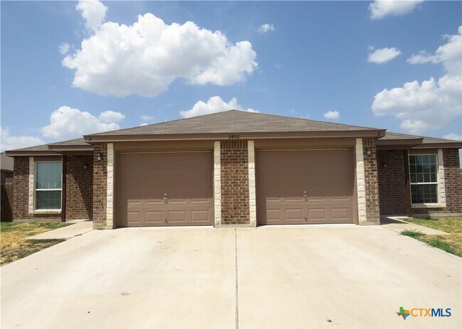 Primary Photo - 5801 Lariat Ct