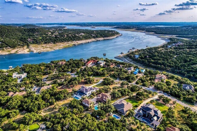 Building Photo - 17005 Northlake Hills Dr