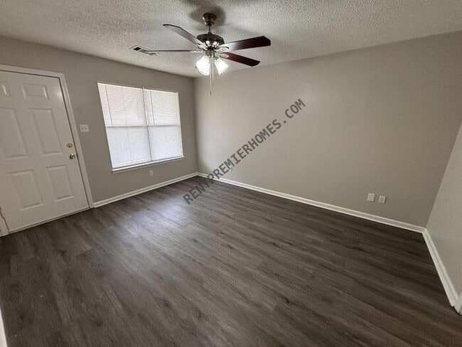 Building Photo - 2007 Cloverdale Rd