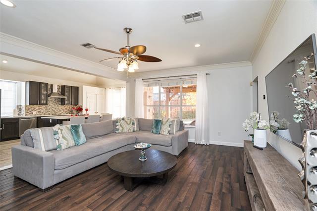 Building Photo - 1403 Greenbriar Dr
