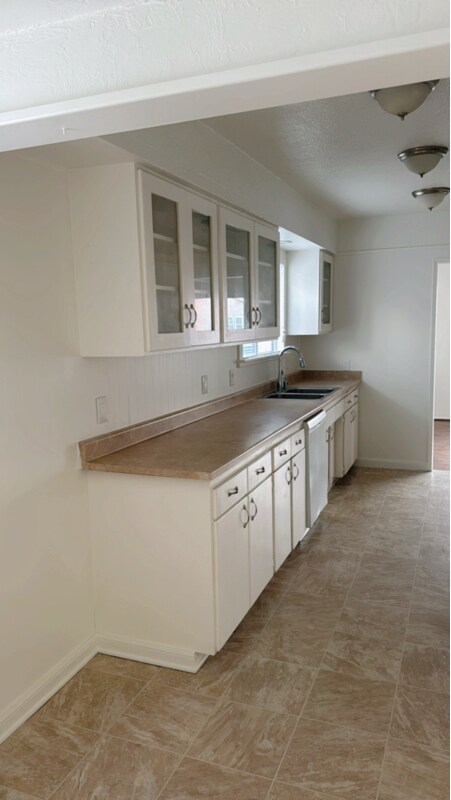 Building Photo - 4920 W 123rd Pl