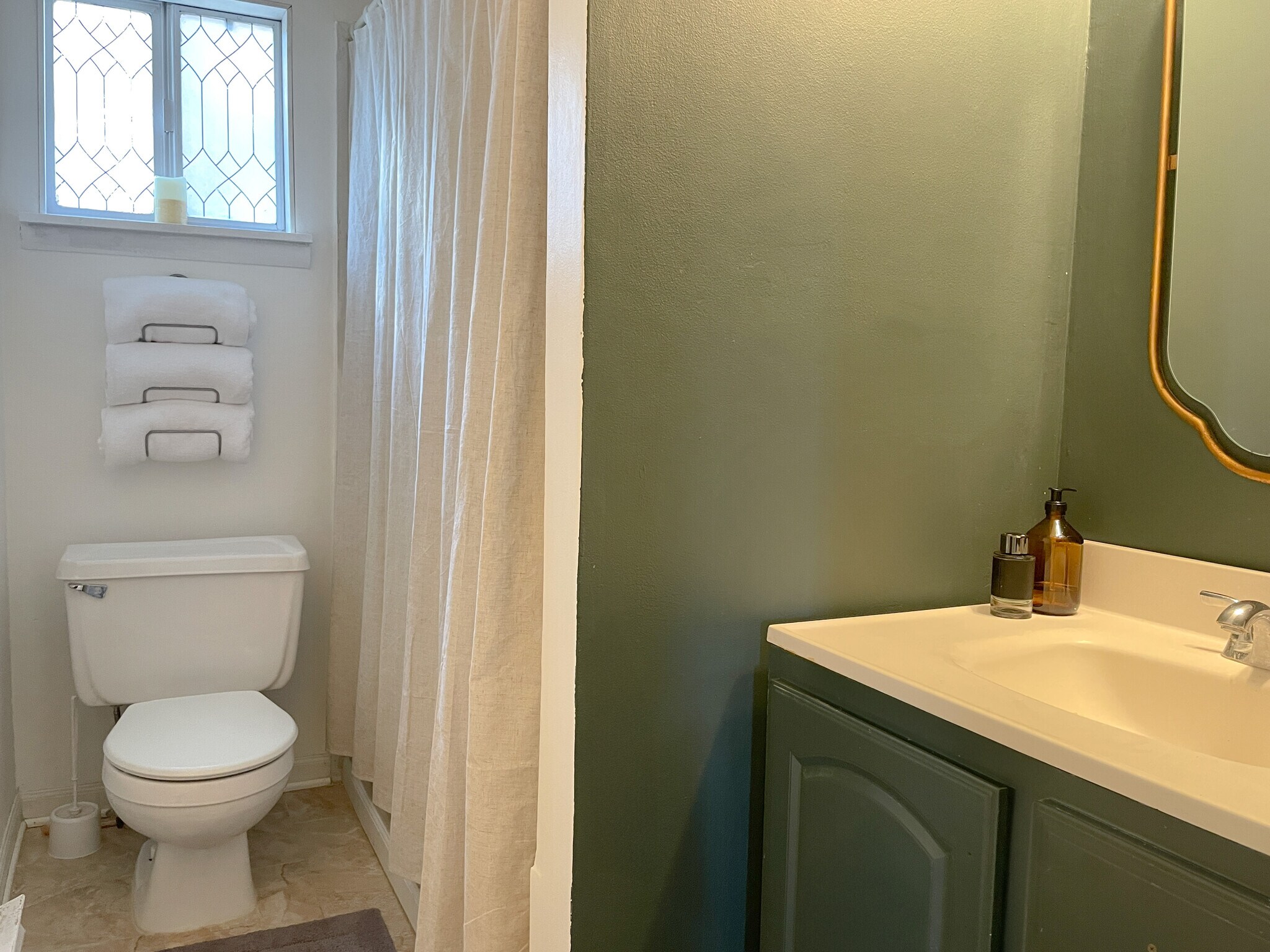 Building Photo - 227 Shore Dr