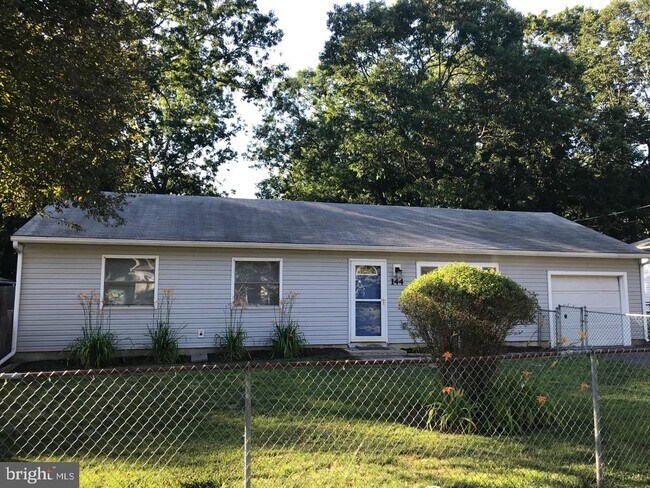 Building Photo - 144 Hargrove Ave
