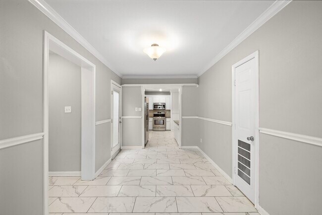 Building Photo - 3818 Southmore Blvd