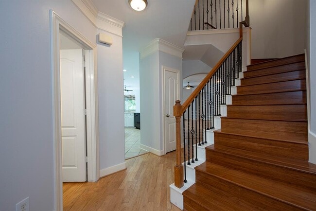 Building Photo - 3238 Enclave Ln
