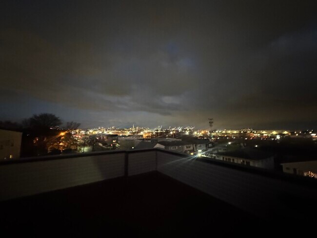 Building Photo - 92 E 27th St