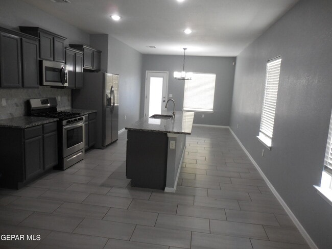 Building Photo - 12867 Ivelet Ct
