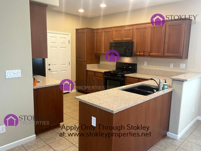 Building Photo - 1540 Silverleaf Ln