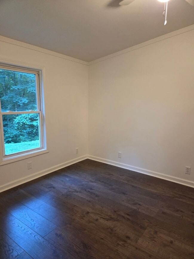 Building Photo - $1,700 - 2 Bedroom / 1 Bath Newly Remodeled Home in the Balsam Community