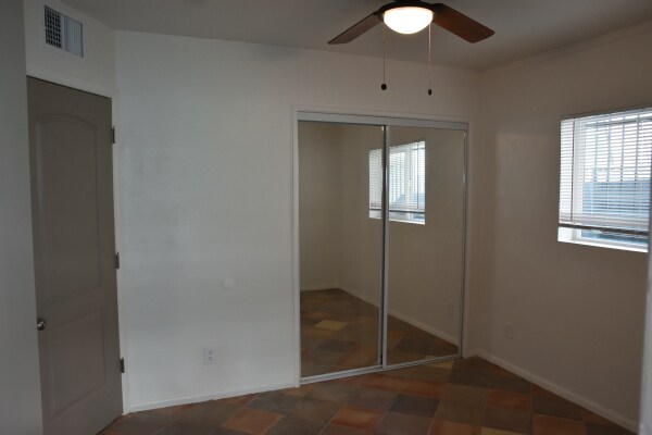 Building Photo - 1514 W Palmer Dr.
