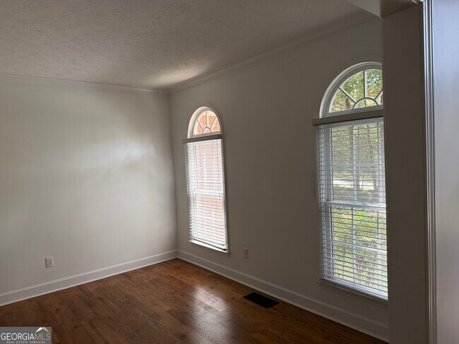 Building Photo - 455 Waterway Dr SW